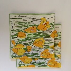 Floral Vera napkin with Yellow Tulips